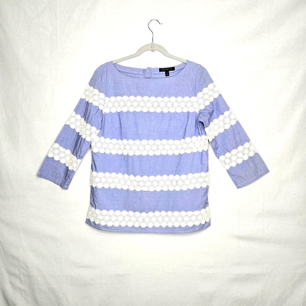 Banana Republic top. Chambray/lace. Size Small.
